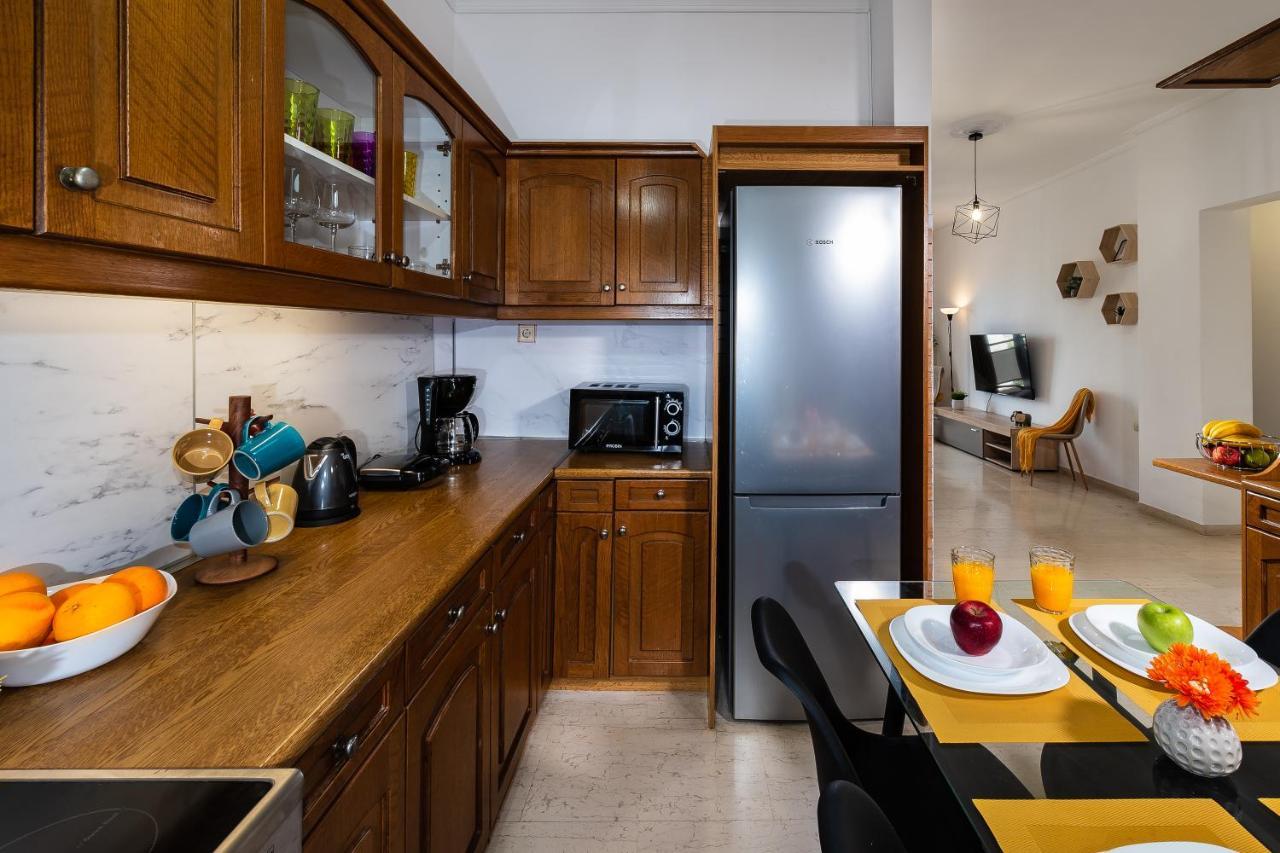 Central Apt. With Parking - 3 Min From Old Port Chania  Bagian luar foto